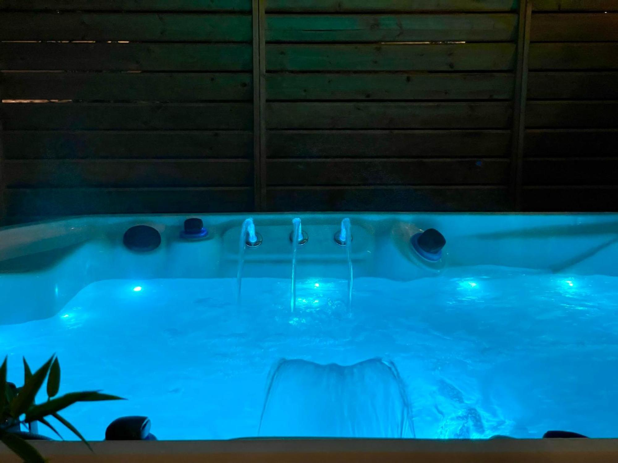 Domaine Les 2 Mondes Hotel Aydat Buitenkant foto