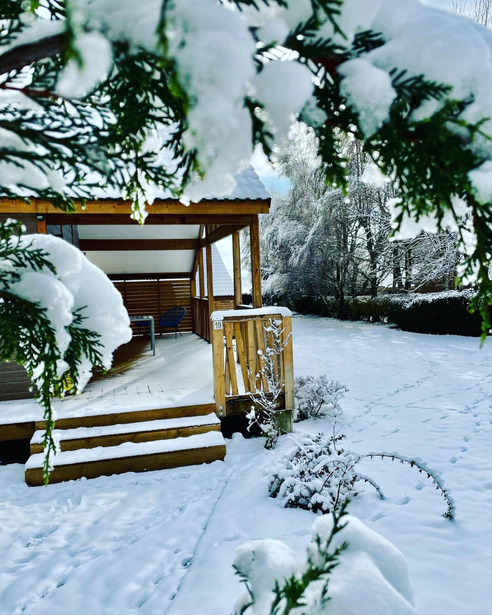 Domaine Les 2 Mondes Hotel Aydat Buitenkant foto
